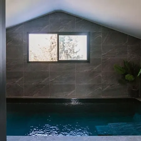 Loft Avec Piscine 6personnes Holiday home *